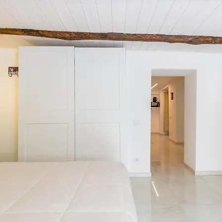 Umberto's Nest At Toledo Apartment *