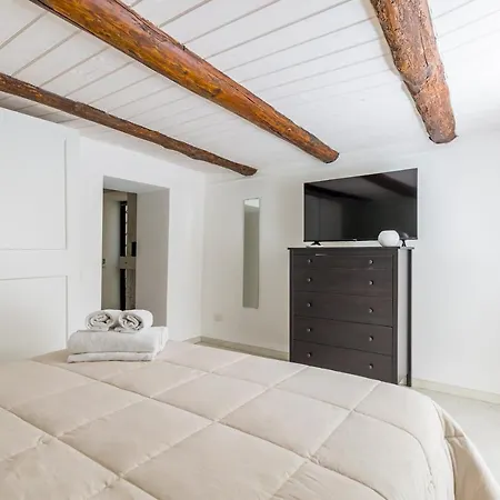Umberto's Nest At Toledo Apartment *