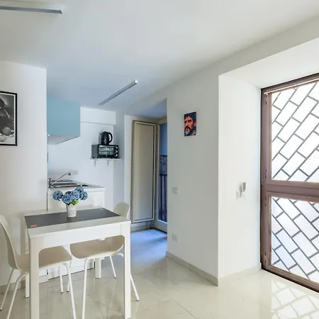 Διαμέρισμα Umberto's Nest At Toledo Νάπολη