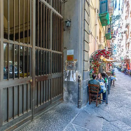 Umberto's Nest At Toledo Апартаменты Неаполь